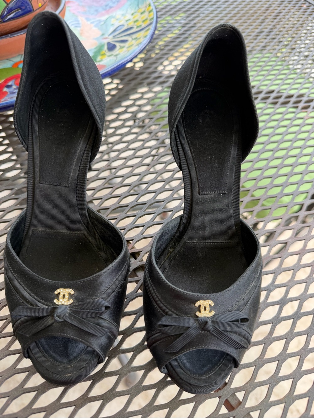 CHANEL Black Open-Toe D'Orsay Heels with Bow and Gold CC Accent - Picture 2 of 11